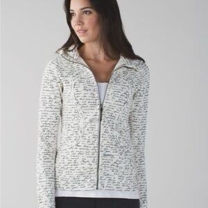 Lululemon Scuba Hoodie II
Manifesto Script Ghost Black / Ghost